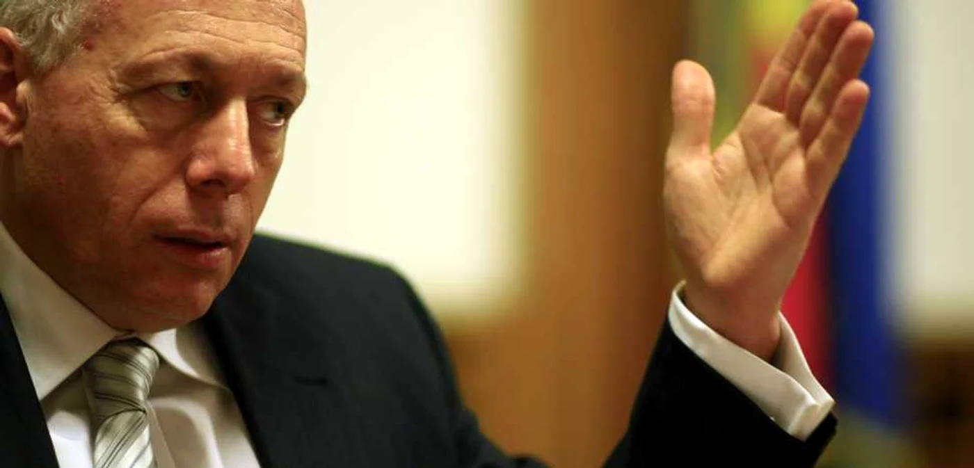 Ministrul Mediului, Borbely Laszlo, a susţinut că donează suma de 4.000 de lei unor case de copii. 