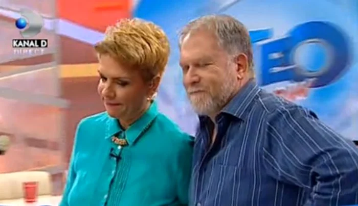 
    Teo şi Antonio dau impresia că flirtează la fiecare emisiune. (captură Kanal D)  