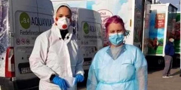 andreea marin apare langa un medic mai putin echipat impotriva coronavirusului si a starnit critici foto facebook