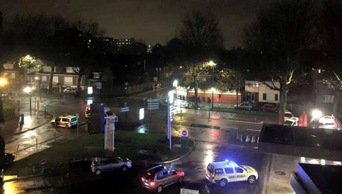 Mai multe echipaje ale Poliției franceze s-au deplasat la fața loculuifoto: Twitter