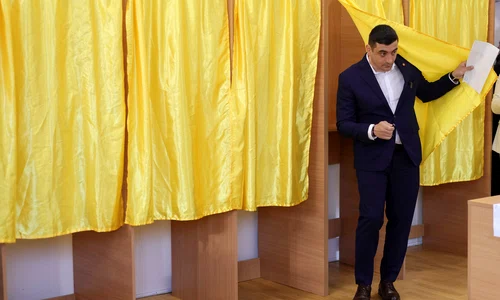 George Simion și Calin Georgescu votează în Mogoșoaia, Ilfov. FOTO Inquam Photos / Octav Ganea