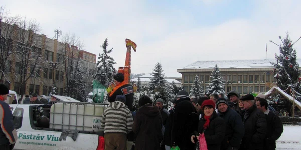 Zălăuanii au stat chiar şi două ore la coadă pentru a cumpăra peşte