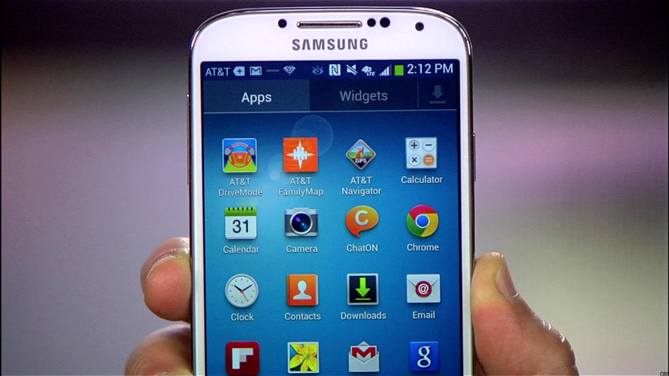 
    Bloatware pe telefoanele Samsung și Oppo  