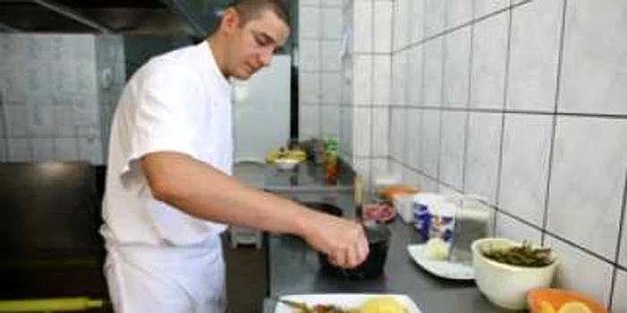 Galaţi: „Chef”-ul sarmalelor dunărene