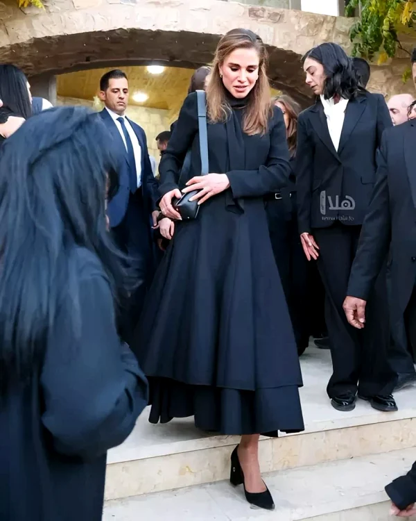 Regina Rania, Prințul Moștenitor Hussein și Prințesele Rajwa și Salma (8) webp