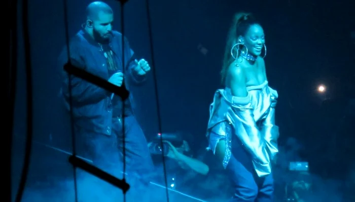 
    Rihanna îl iubește pe Drake, dar nu vrea să oficializeze relațiaFoto Splash News  