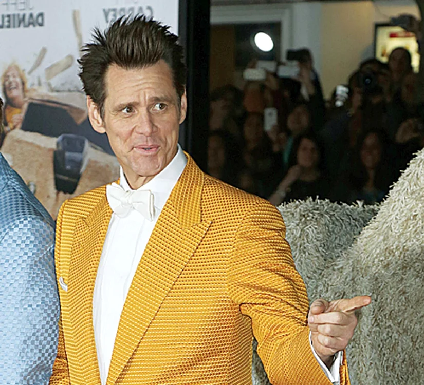 Celebrităţile de la Hollywood, printre care şi Jim Carey, se întrec în aeronave de lux