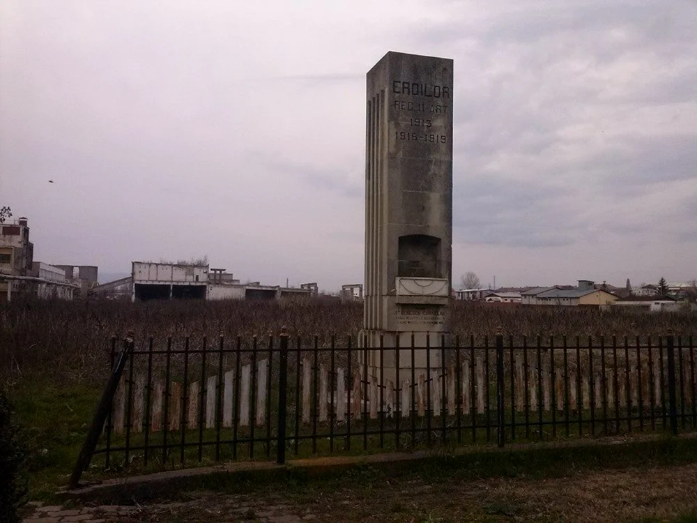 Monumentul Eroilor di curtea Mopaf  FOTO: Lilian Ilie