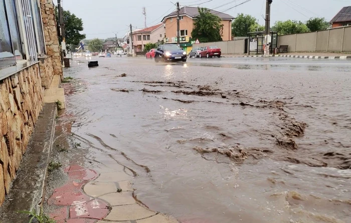 inundatii tuzla foto tufa loredana