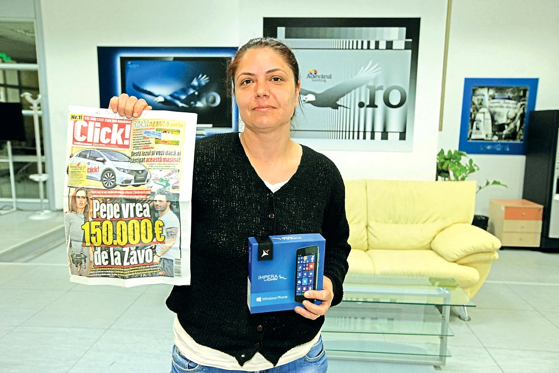 
    Mirela Dumitraşcu a câştigat un telefon de ultimă generaţiefotografii: click!  