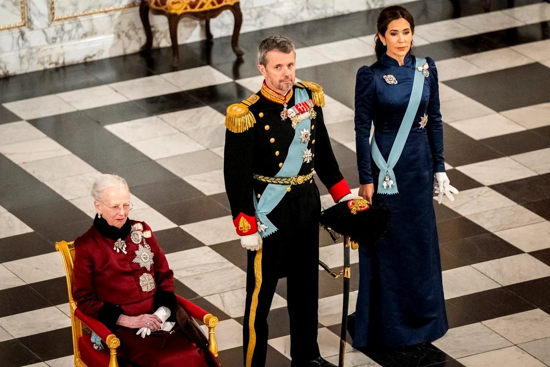 Regina Margrethe, Printesa Mary si Printul Frederik al Danemarcei la balul diplomatic profimedia 0833966855 jpg