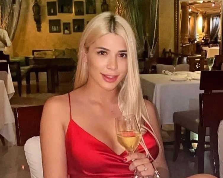 Dezvăluiri despre blonda care i-a făcut lui Florian Coldea intrarea în lumea arabă. S-ar afla și în spatele unei rețele de escorte de lux