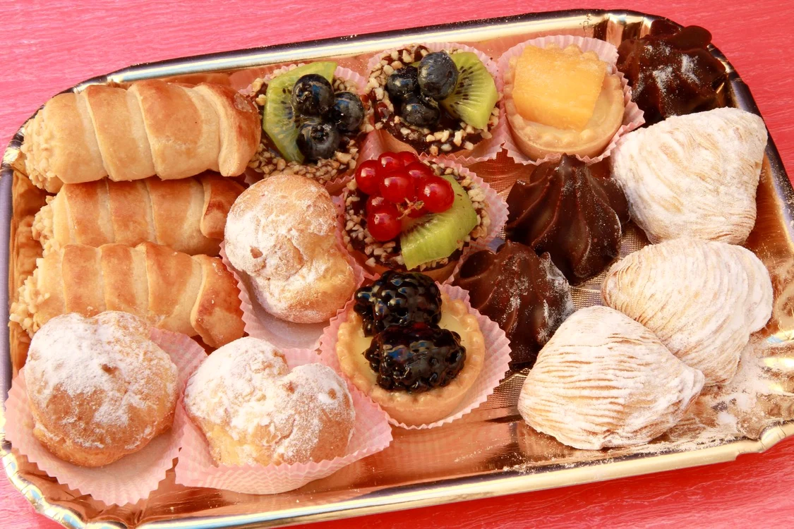 6923654   tray of pastries jpeg