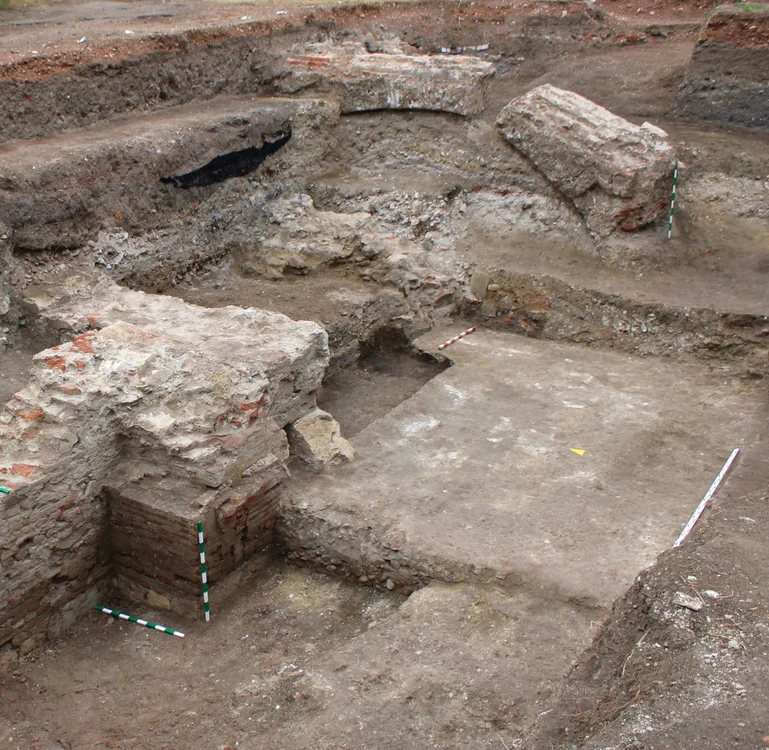 Cercetări arheologice la Apulum 