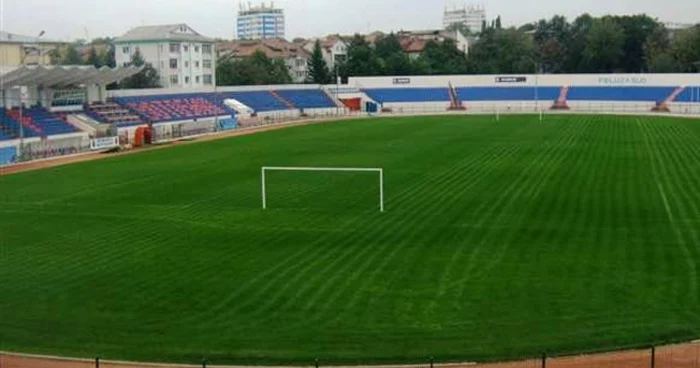 Stadionul Municipal din Botoşani va beneficia pentru prima dată de o instalaţie de nocturnă FOTO GazetadeBotosani.ro