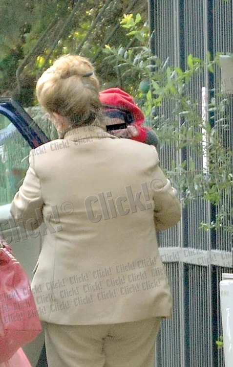 Dragoş a fost emoţionat când i-a pus Melissei verigheta