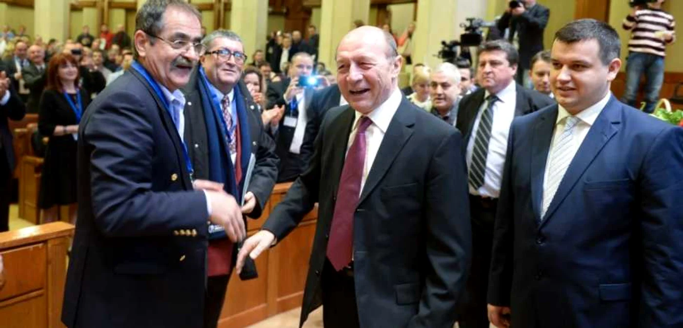 Traian Băsesc, alături de Eugen Tomac, la Congresul PMP FOTO Mediafax