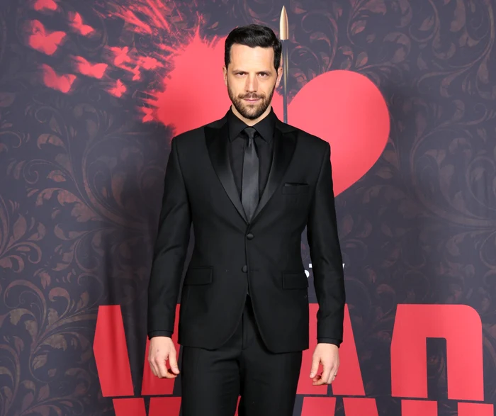 
    Paza de coastă a intervenit  când Adrian Nartea şi George  Piştereanu au fluturat pistoalele  