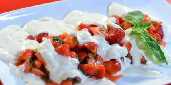 Capsuni cu crema de lamaie 