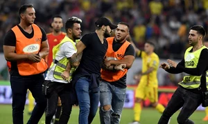 fan pe teren romania spania jpeg