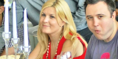 În ziua demisiei, Elena Udrea s-a relaxat într-un cunoscut restaurant bucureştean