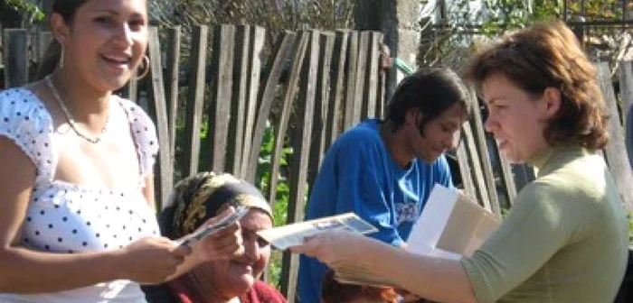 Hunedoara: Adolescenţii romi vor fi învăţaţi să se protejeze de bolile cu transmisie sexuală