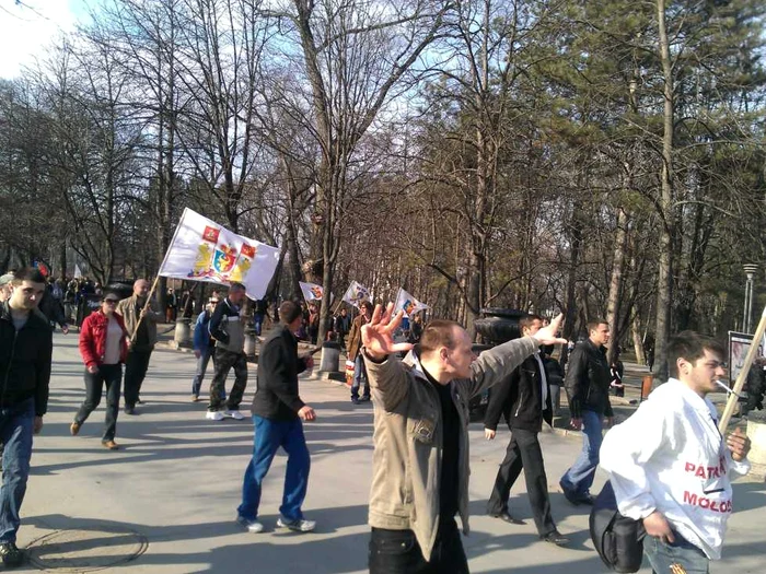 "Patrioţii Moldovei" s-au încăierat în centrul Chişinăului cu participanţii la Marşul Unirii