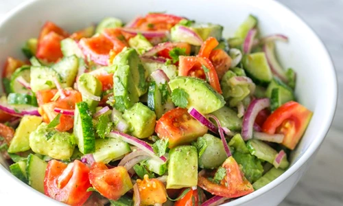 salata de rosii cu avocado jpeg