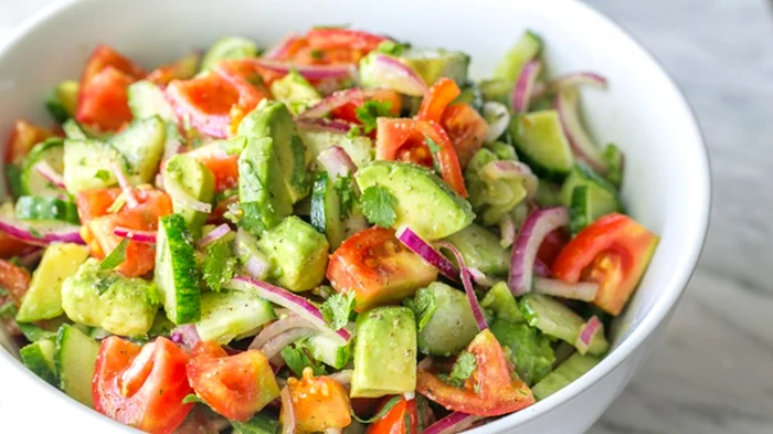 salata de rosii cu avocado jpeg