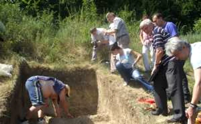 Rămăşiţele umane au fost scoase la lumină de arheologi.