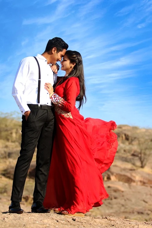 Combinațiile vestimentare pe care trebuie să le evităm / foto: Pixabay