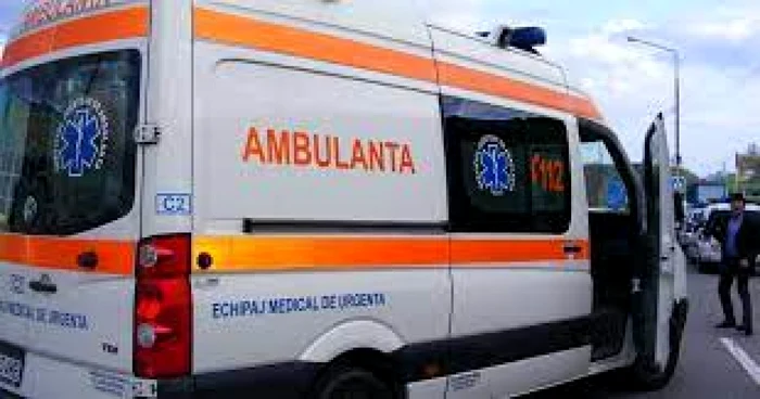 Cadrele de la Ambulanţă nu au mai putut face nimic pentru salvarea celor doi bărbaţi FOTO Adevărul.ro