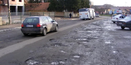 Lucrarile la marea asfaltare au fost aminate  