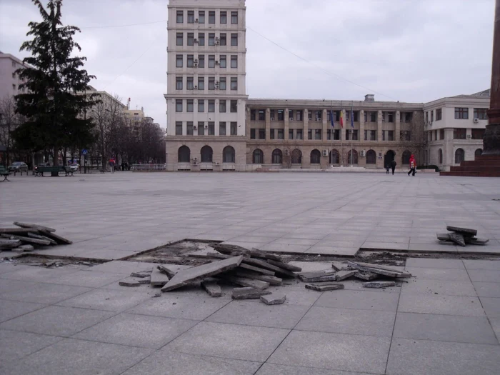 În Piaţa Unirii s-a înlocuit tot pavimentul FOTO: Ştefan Borcea