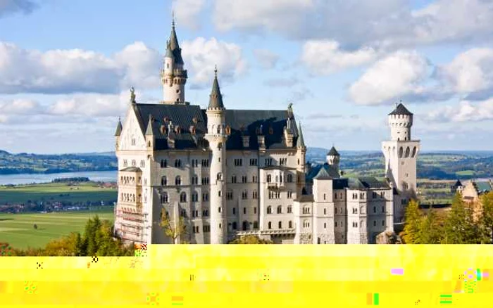 Castelul Neuschwanstein  shutterstock