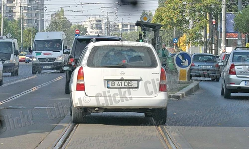 Este oprit de poliţie  după două străzi jpeg