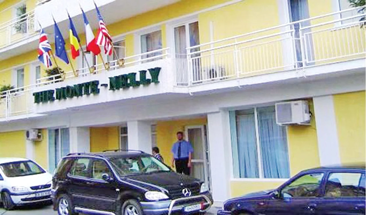 Hotelul Monte-Nelly se află la doi paşi de Piaţa Rosetti, în centrul Capitalei