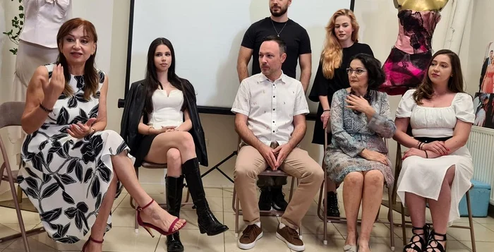 Violeta Bănică, în momentul acordării primelor diplome FOTO Eli Lăslean