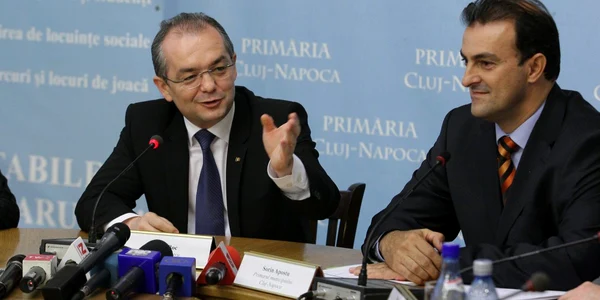 Emil Boc şi Sorin Apostu într-o întâlnire la Primăria Cluj.