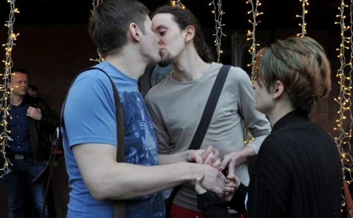 Sarut homosexual in Rusia
