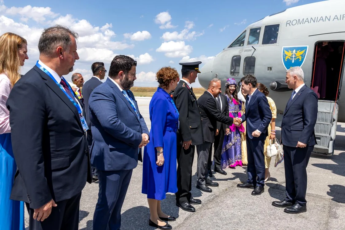Cum s-a îmbrăcat Mirabela Grădinaru la întâlnirea cu Donald Trump / foto: arhiva Click!