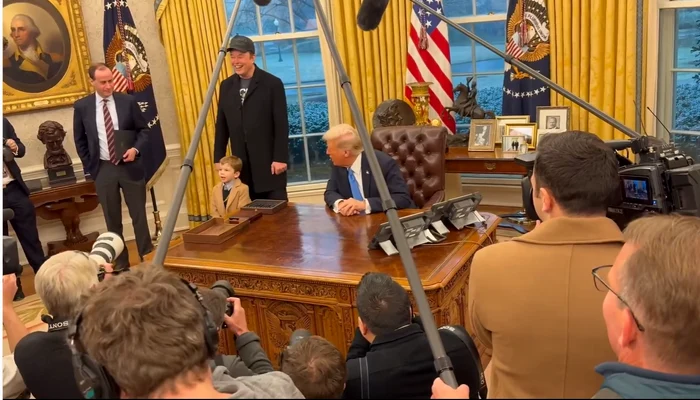 Musk si fiul, în Biroul Oval. FOTO captură video Eric Deters for Kentucky and America
