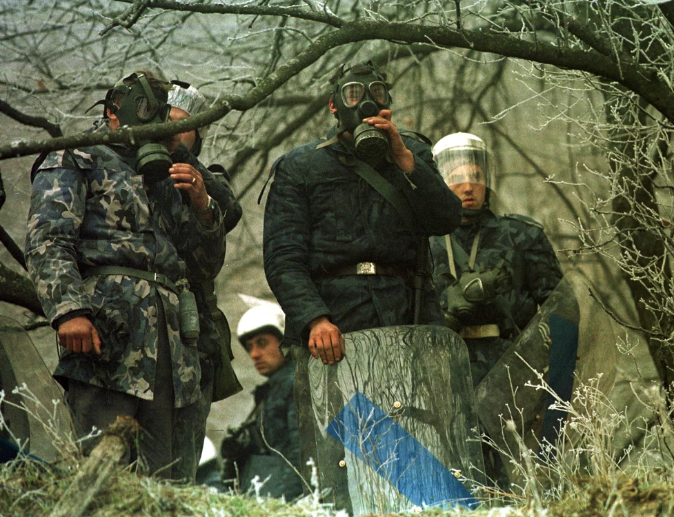Armata a încercat să oprească marșul minerilor spre Capitală în februarie 1999