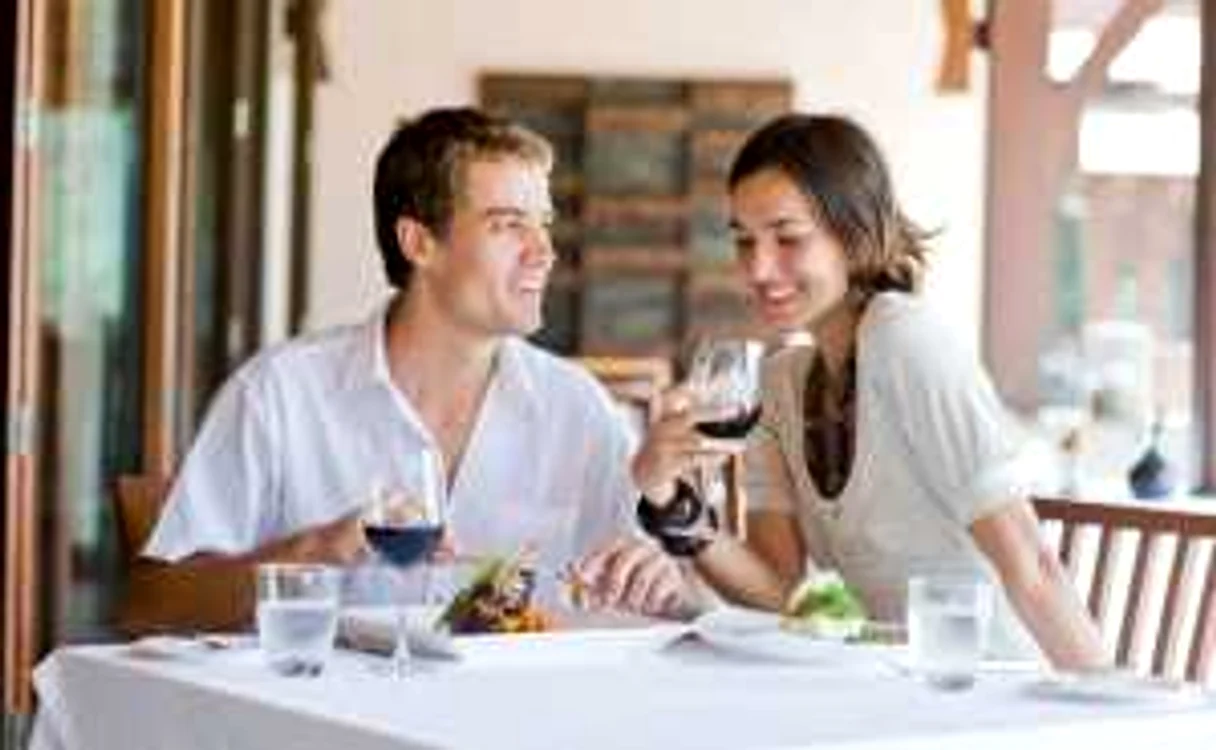 Cea mai potrivită băutură pentru friptura de miel este vinul roşu, de tip Merlot