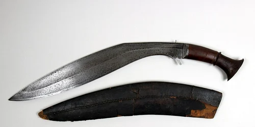 1280px Knife (Kukri) with Sheath MET 36 25 831a b 001 Apr2017 jpg