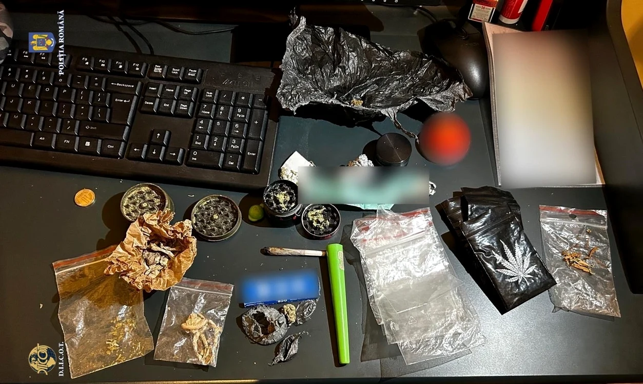 La percheziţii s-au descoperit probe care îi incriminează pe cei patru bărbaţi. Foto: Poliţia Română