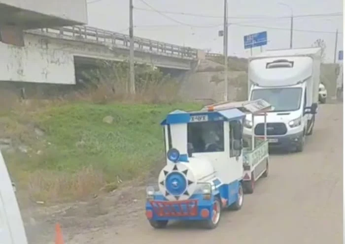 Soldații ruși din Herson au furat un trenuleț pentru copii Foto: Captură video