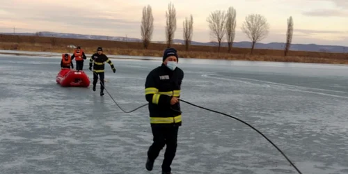 salvare copii Bacau - gheata