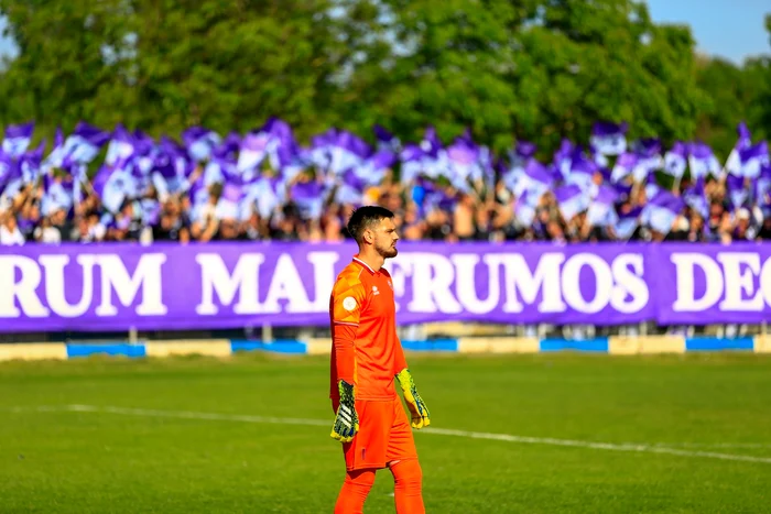 Coregrafie alb-violetă FOTO Seba Tătaru/Politehnica