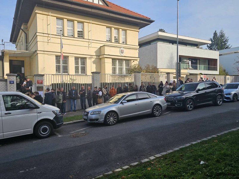 Alerte cu bombe în secții de votare din Germania și Anglia. Chișinăul: Menite doar să oprească procesul de votare
